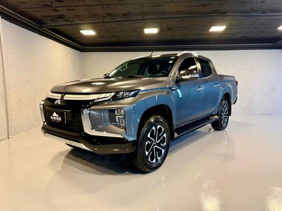 MITSUBISHI L200 TRITON 2.4 16V TURBO DIESEL SPORT HPE-S CD 4P 4X4 AUTOMÁTICO